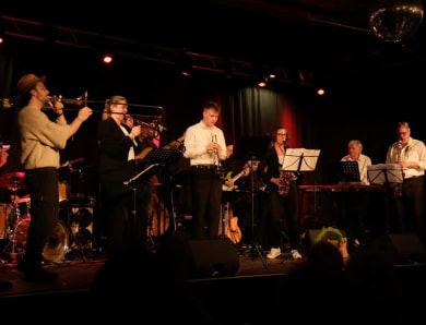 Neue Bläsergruppe beim Benefizkonzert im KASCH Achim