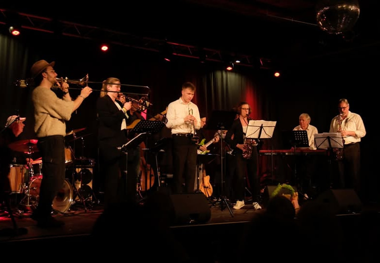 Neue Bläsergruppe beim Benefizkonzert im KASCH Achim