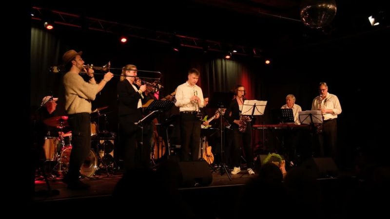 Neue Bläsergruppe beim Benefizkonzert im KASCH Achim
